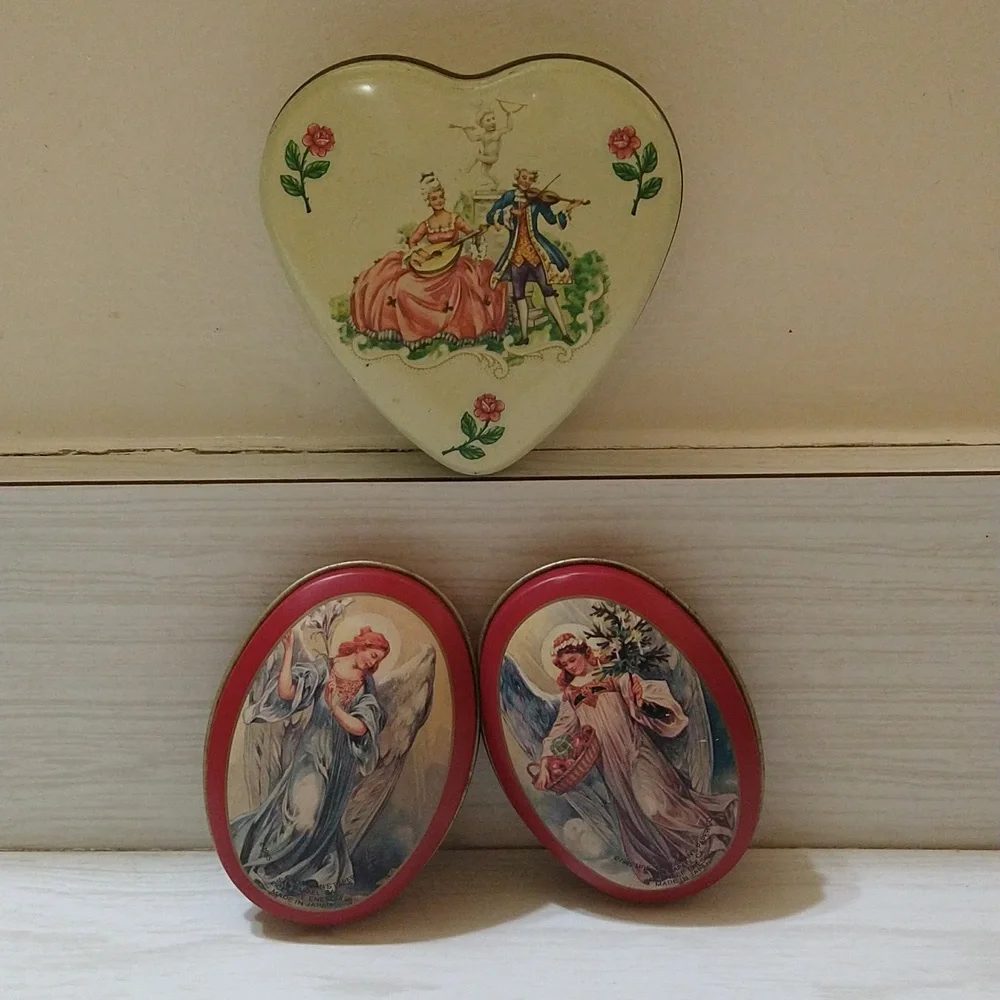 Vintage Designed by Daher Heart Tin & Pair Of 1985 Mrs. Grossman's Paper Co Tins - Picture 2 of 6